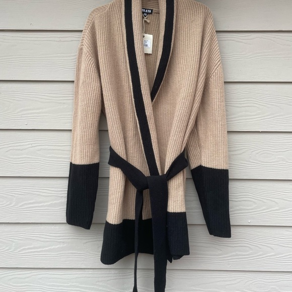 Quinn Robe in Tan Wool
SER.O.YA - Picture 8 of 13